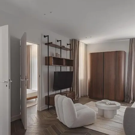 2 Bedroom Next To Monaco דירה *
