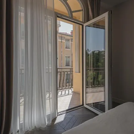 2 Bedroom Next To Monaco * בוסוליי
