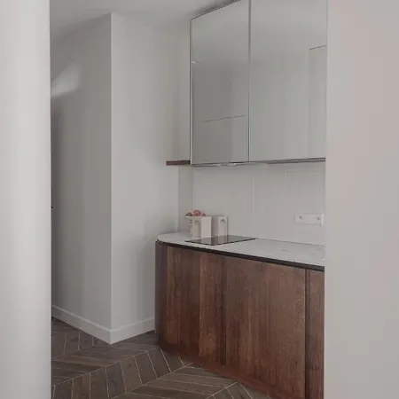 דירה 2 Bedroom Next To Monaco בוסוליי