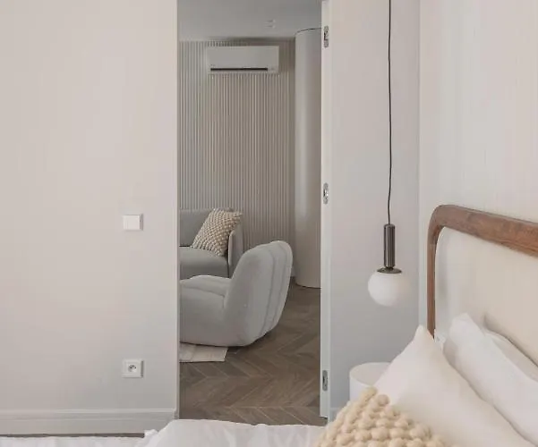 2 Bedroom Next To Monaco *