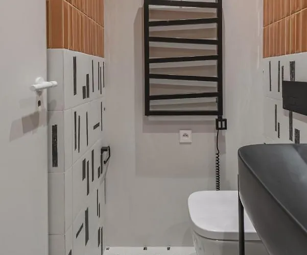 2 Bedroom Next To Monaco