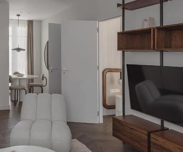 2 Bedroom Next To Monaco Apartment