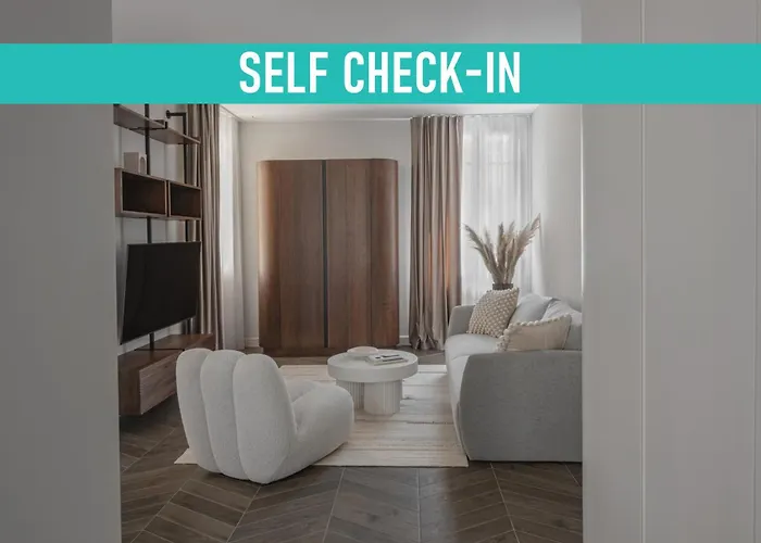 2 Bedroom Next To Monaco